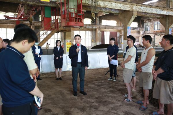 “茅台清风宣讲团”进晾堂